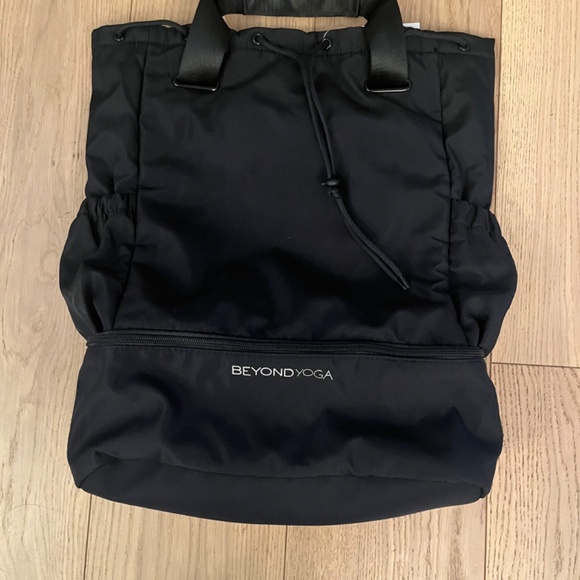 Beyond Yoga backpack/bag - Picture 1 of 4